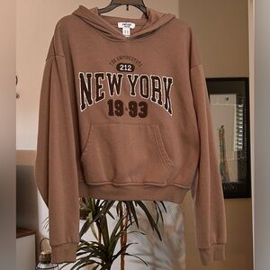 Refuge Athletics Hoodie
The Empire State
212
New York
1993
Size Medium